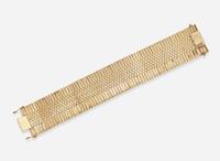 A Ladies Tri-Color 14K Gold Bracelet
