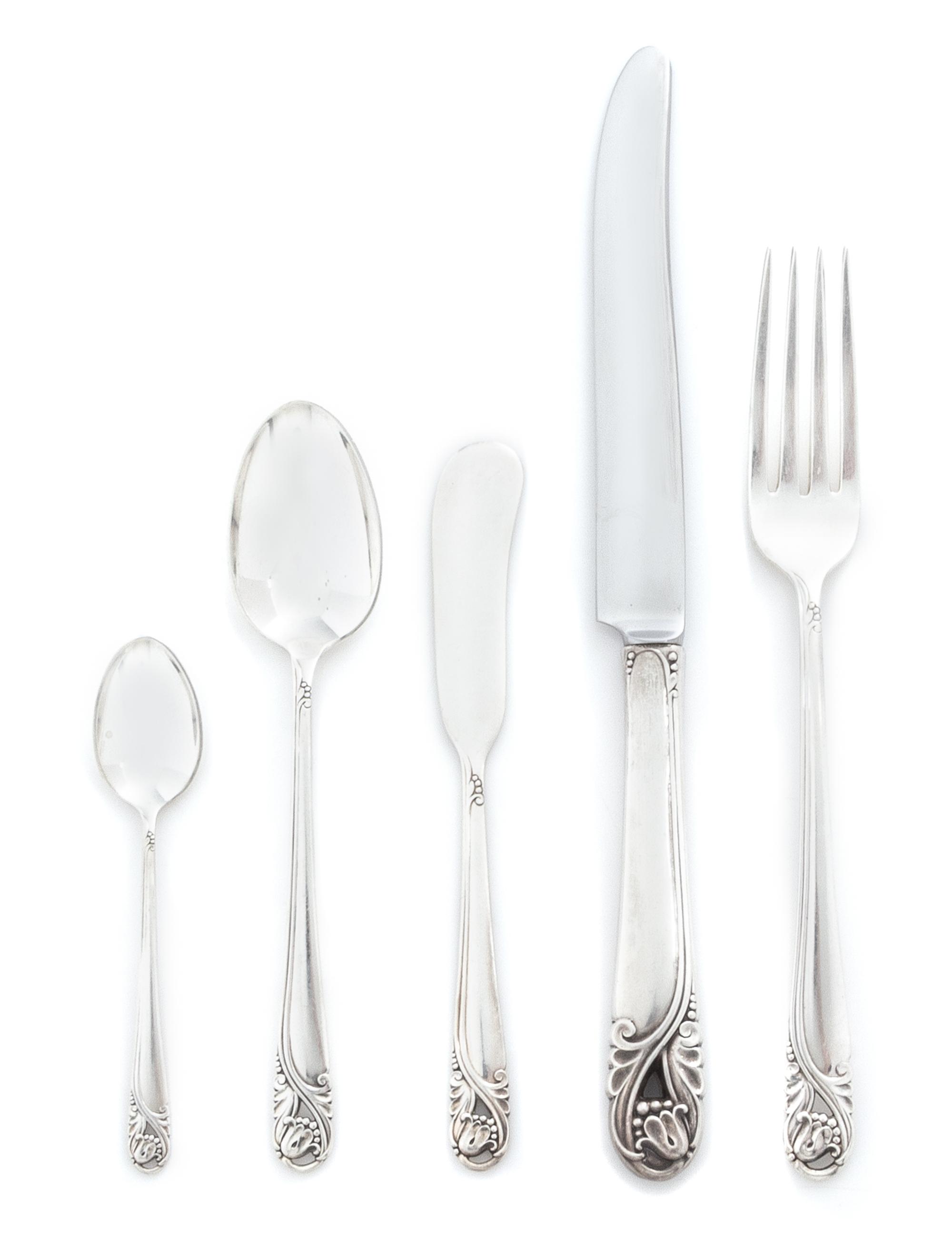 An American Silver Flatwear Service, International Silver Co., Meriden, CT, 20th Century, Spring Glory pattern, comprising: 11 dinner k