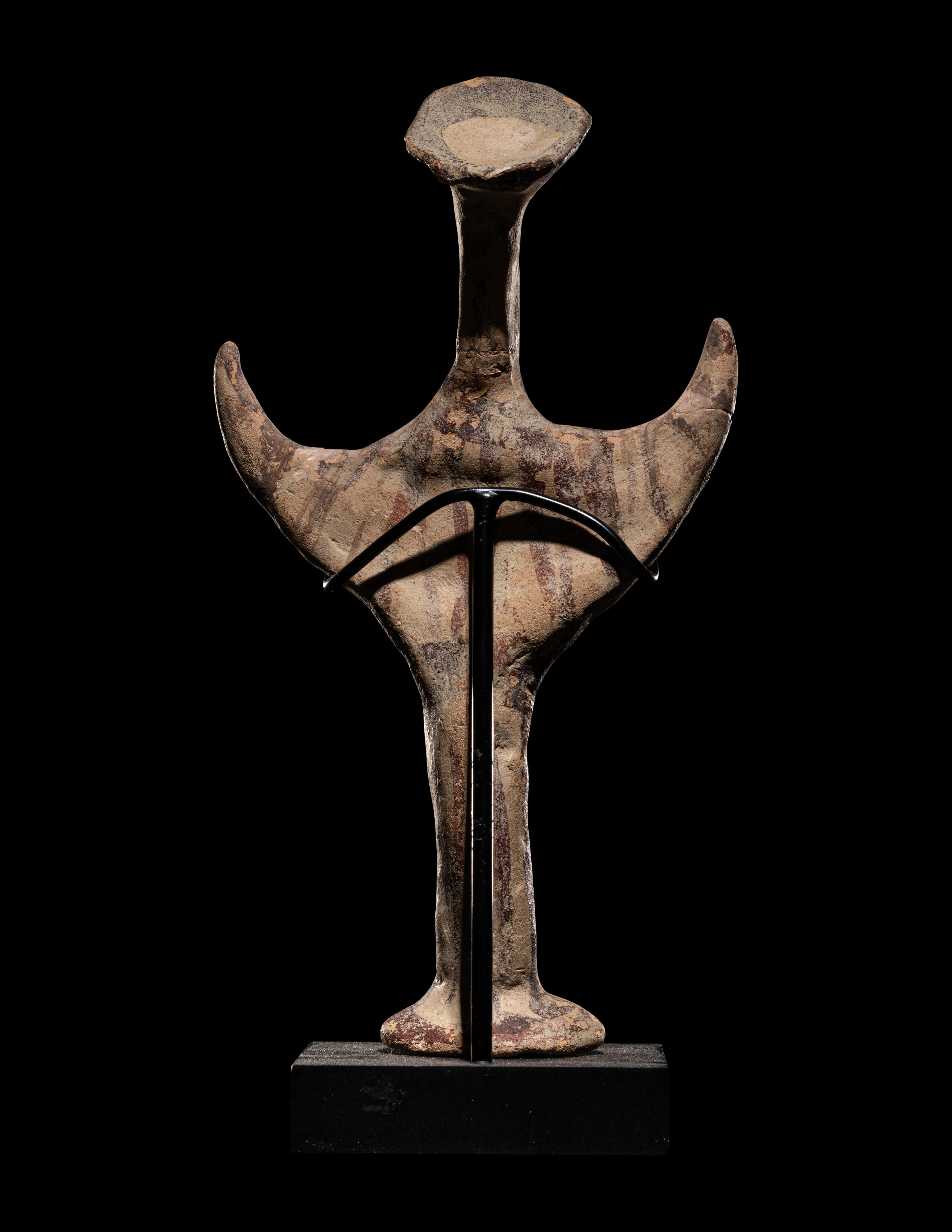 A Mycenaean Terracotta Psi Idol