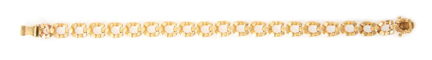 A 14 Karat Yellow Gold Nugget Link Bracelet, 13.70 dwts.