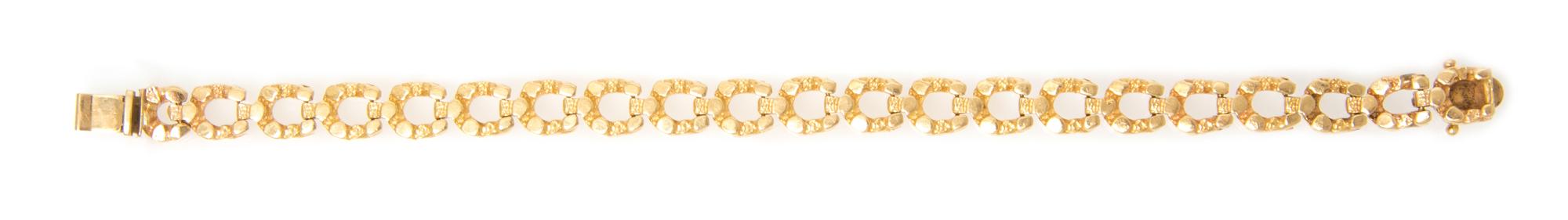 A 14 Karat Yellow Gold Nugget Link Bracelet, 13.70 dwts.