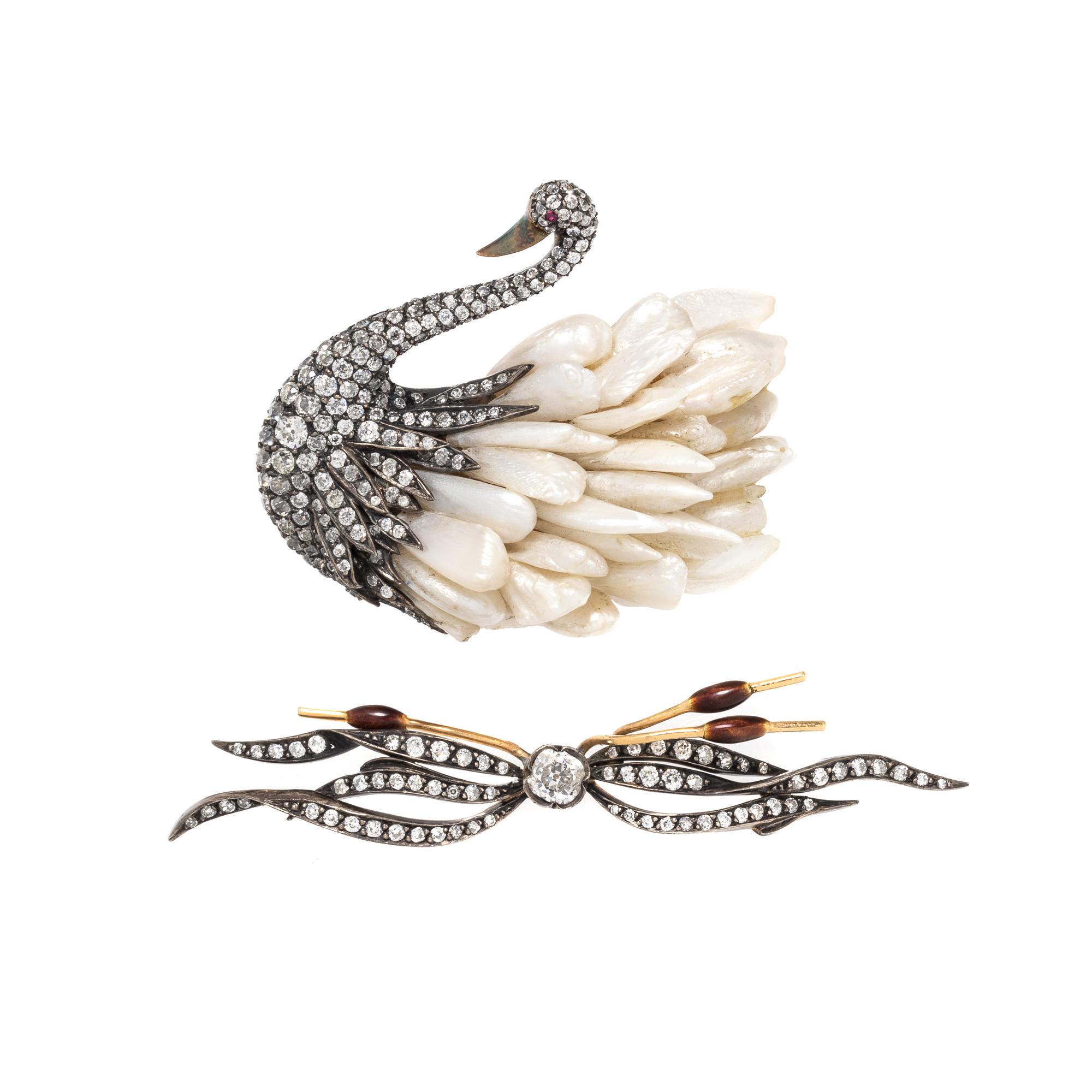EVELYN CLOTHIER, DIAMOND AND CULTURED BIWA PEARL SWAN BROOCH