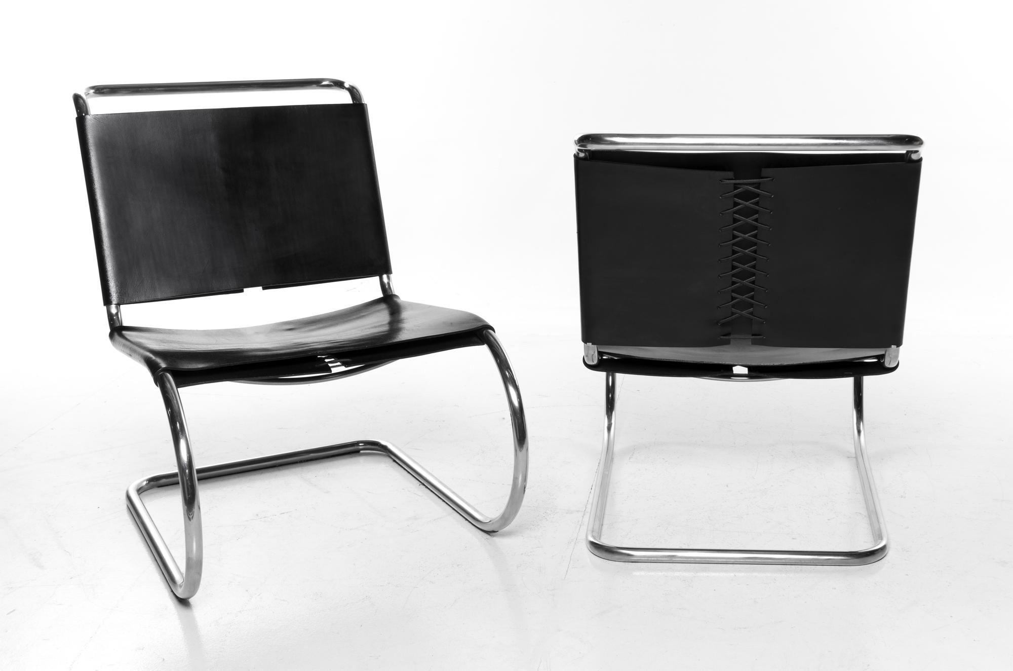 Pair of MR Lounge Chairs Knoll, USA
