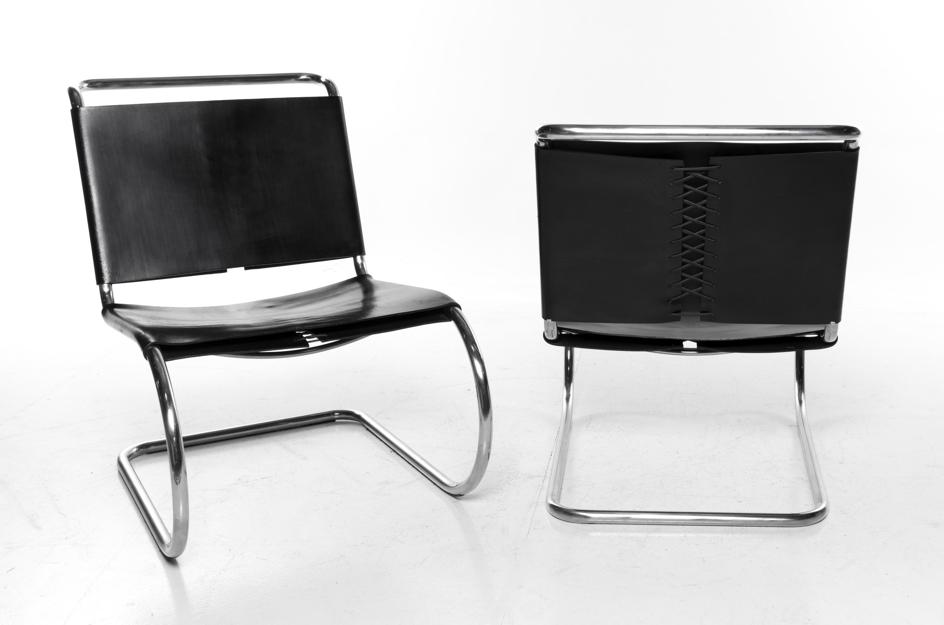 Pair of MR Lounge Chairs Knoll, USA