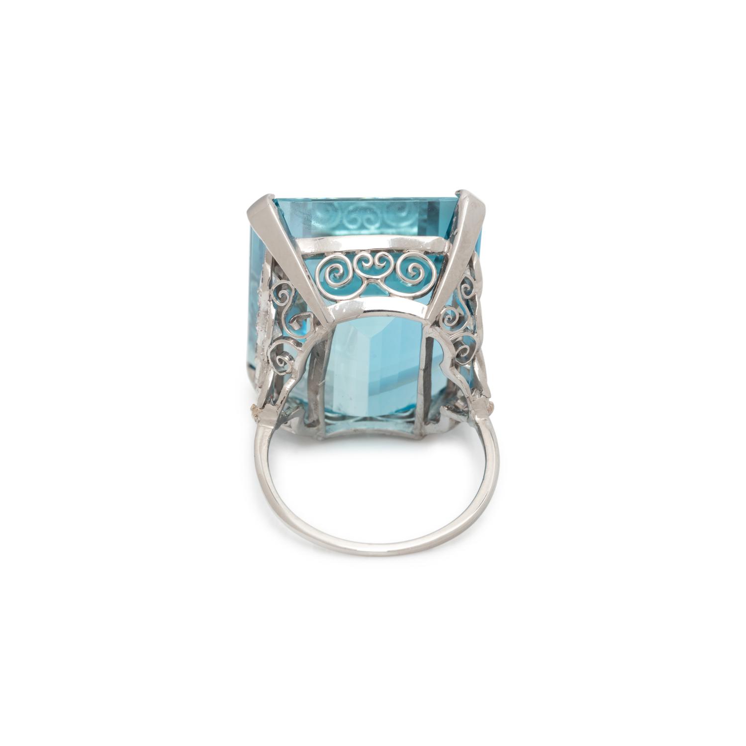 AQUAMARINE AND DIAMOND RING