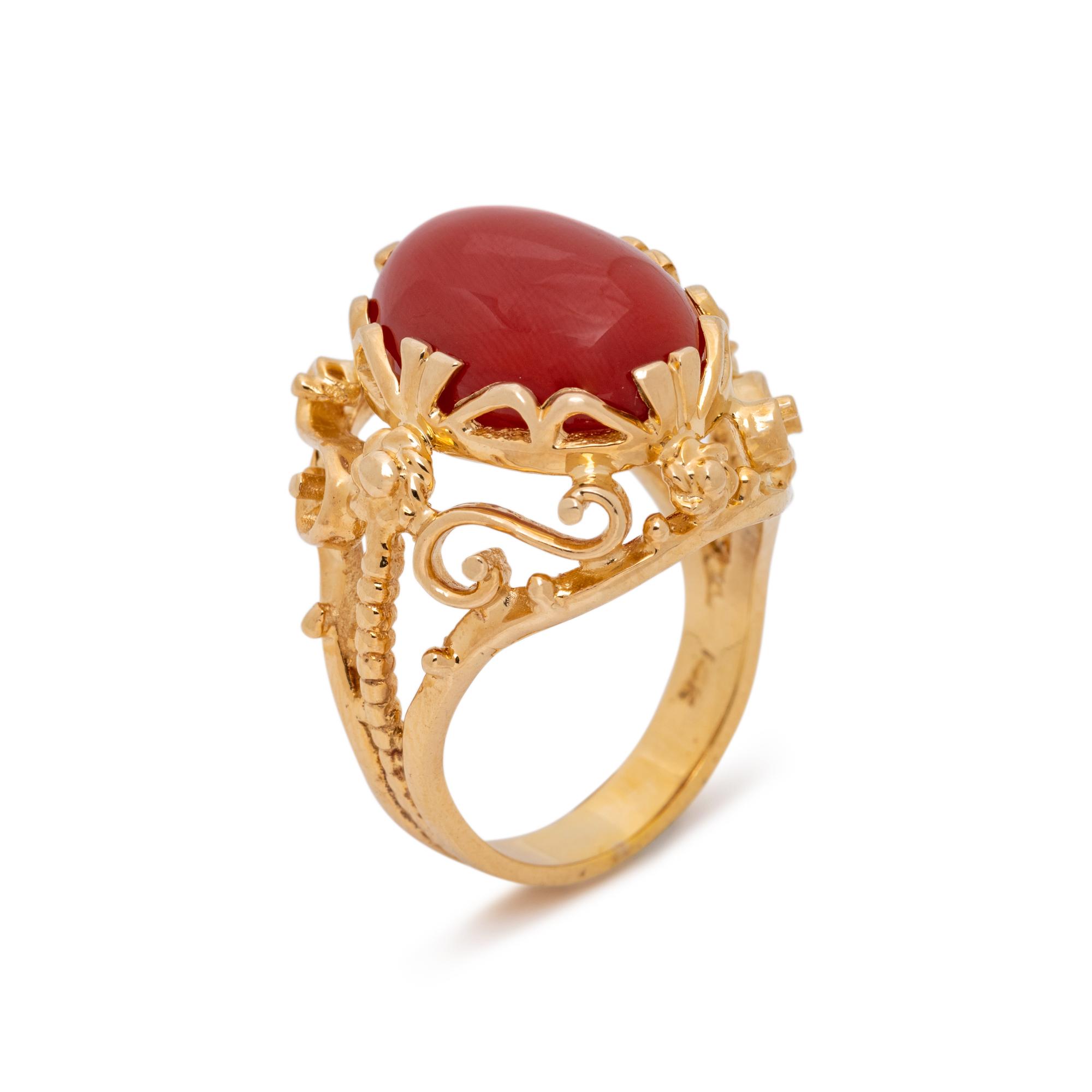 YELLOW GOLD AND CORAL RING