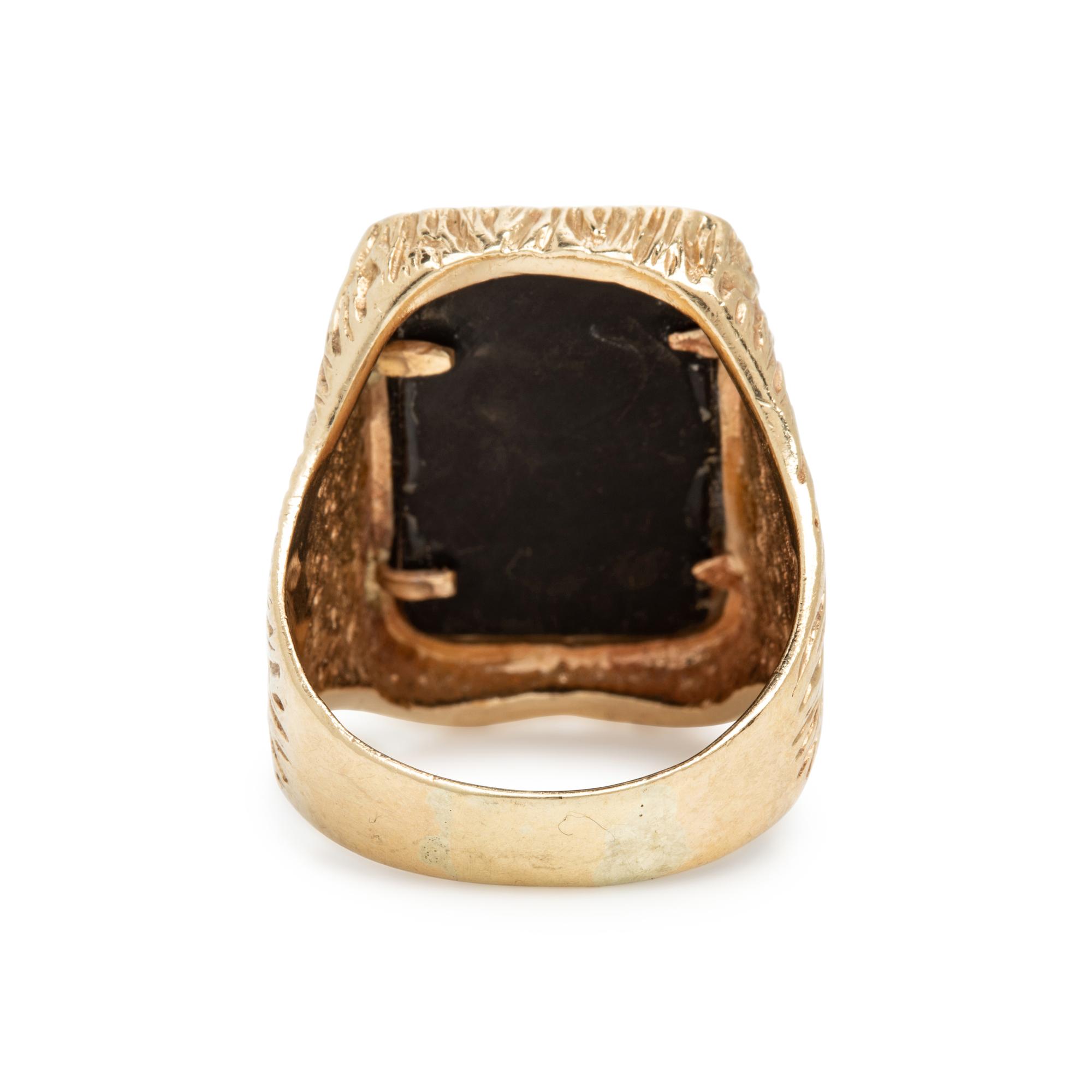 Onyx and Yellow Gold Ring
