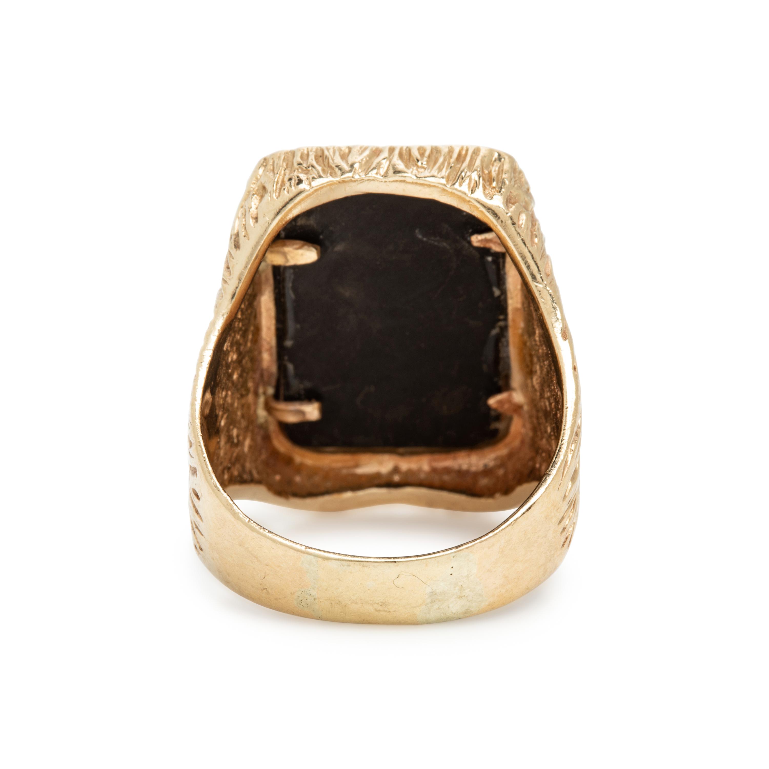 Onyx and Yellow Gold Ring