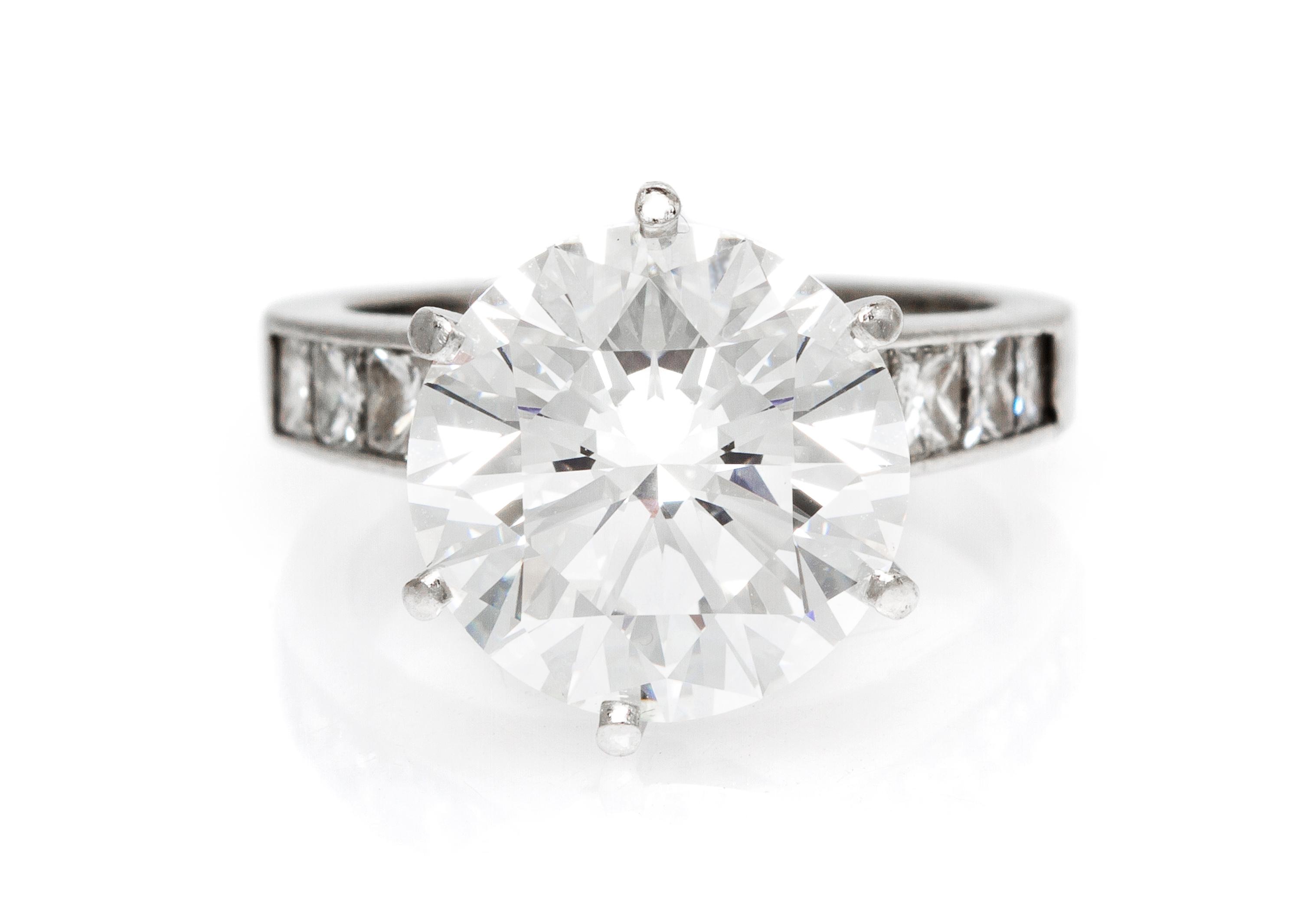 A Fine Platinum and Round Brilliant Cut Diamond Ring, 6.60 dwts.