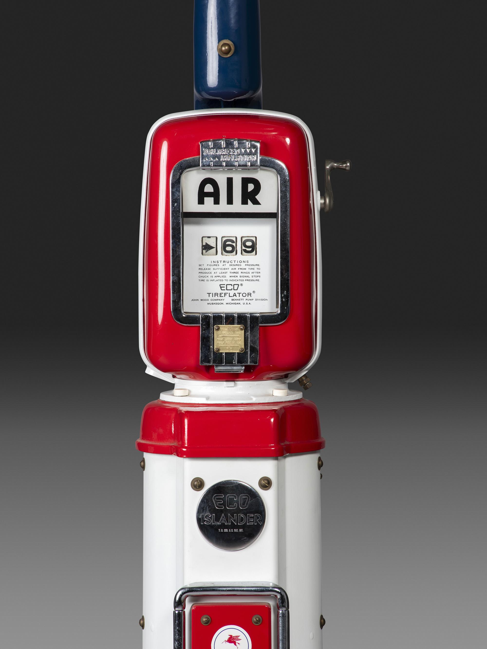 An Eco Islander Air Meter with Light Pole
