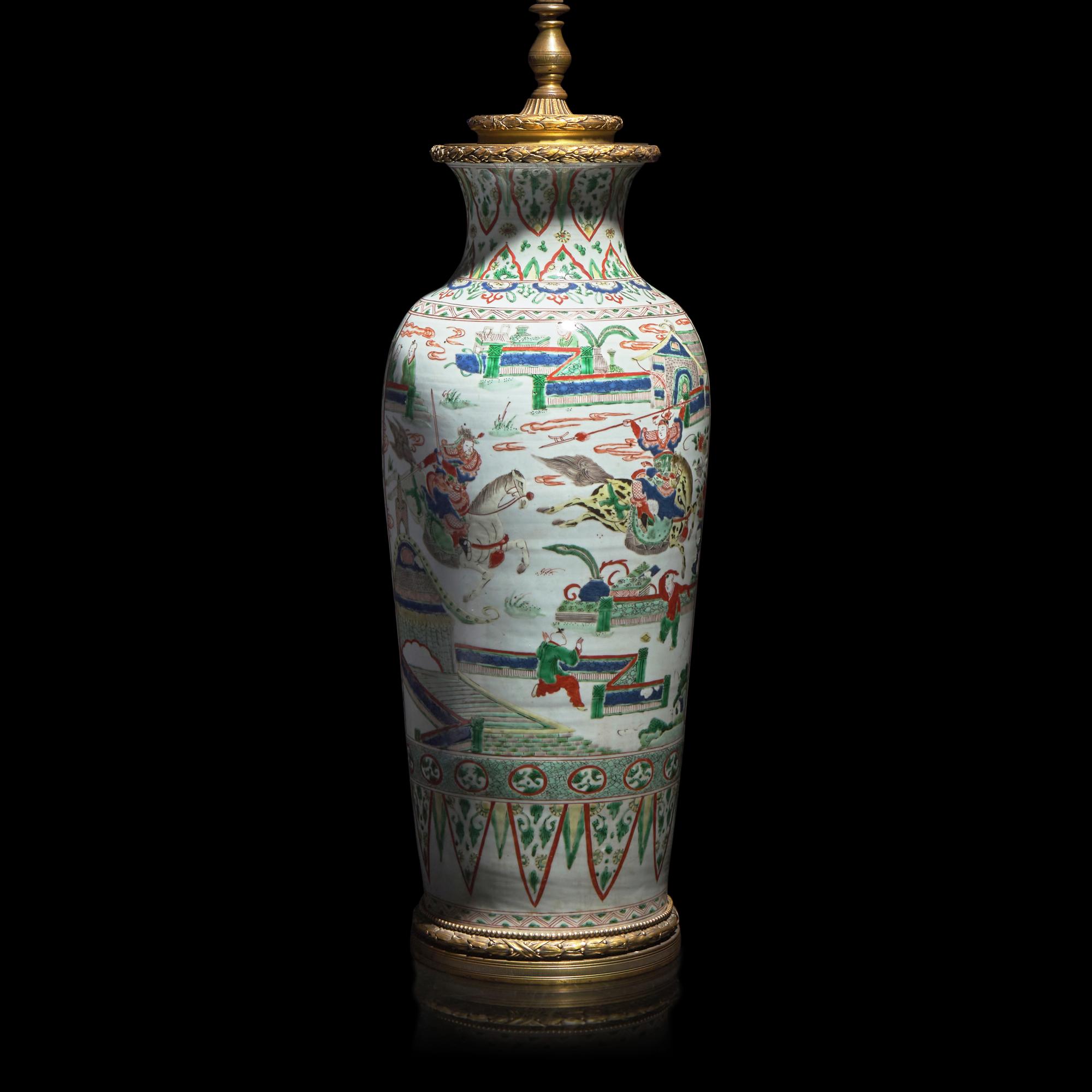 A Large Chinese Famille Verte Vase, Kangxi Period — 清康熙 五彩刀馬圖棒槌瓶