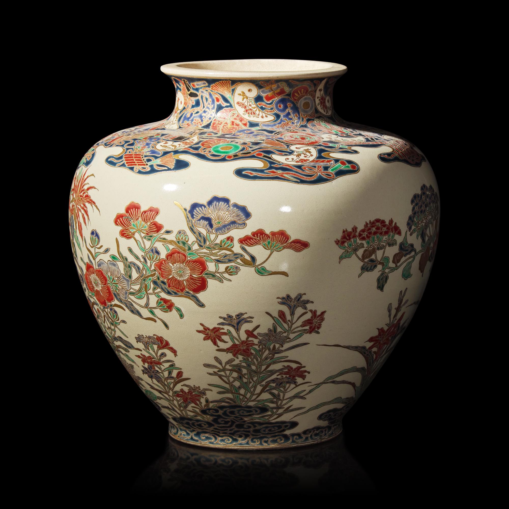 A Japanese "Gosu Blue"-Decorated Satsuma Vase, Tawara Koseki, Meiji Period 日本明治時期 薩摩燒花卉紋賞瓶