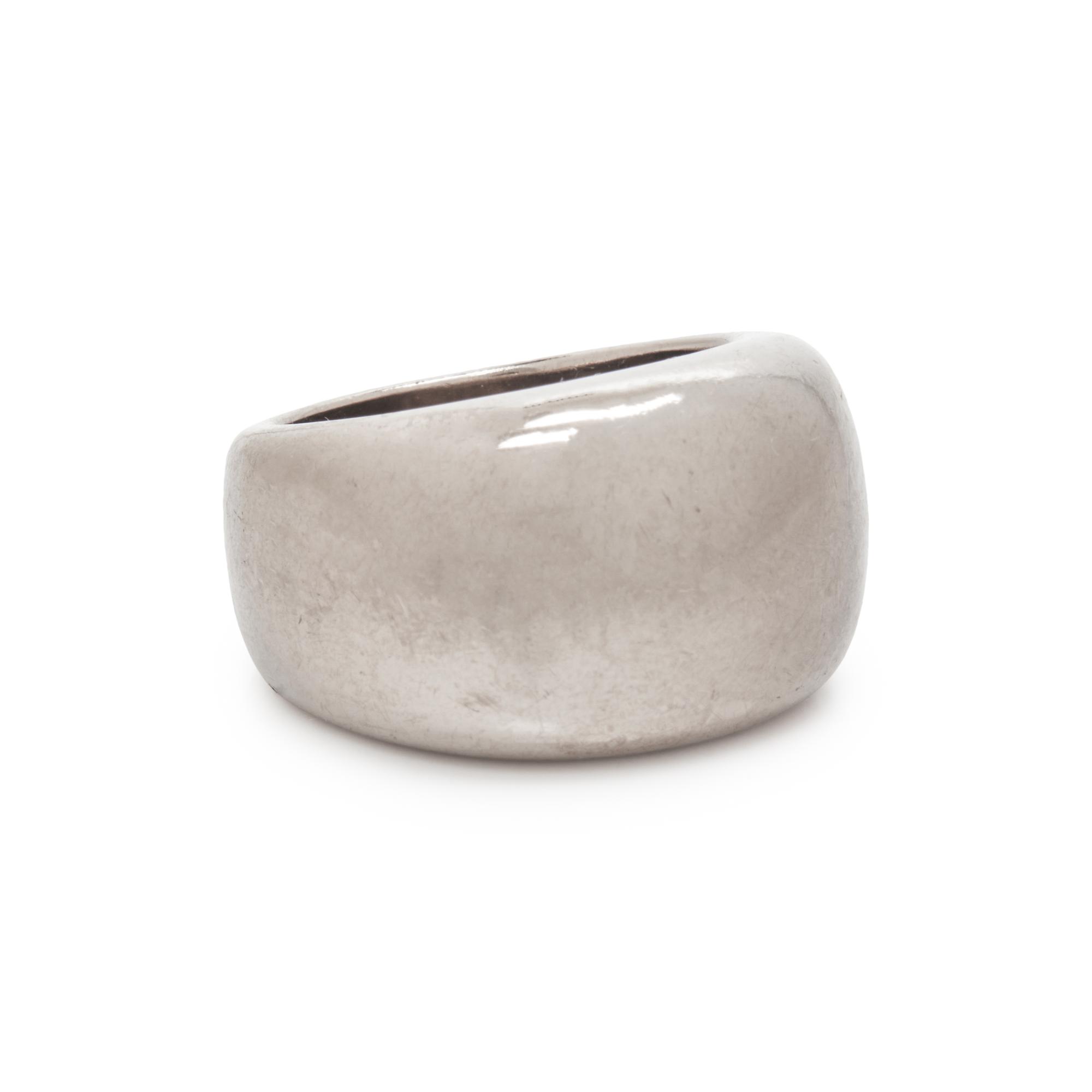 CARTIER, WHITE GOLD 'NOUVELLE VAGUE' RING