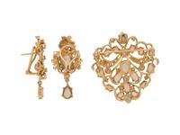 YELLOW GOLD, OPAL AND DIAMOND BROOCH AND EARRINGS