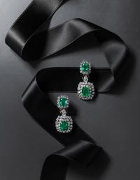 EMERALD AND DIAMOND EARCLIPS