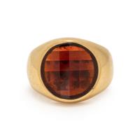 YELLOW GOLD AND GARNET RING