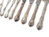 A Reed and Barton 'Le Cinq Fleurs' Silver Flatware Service