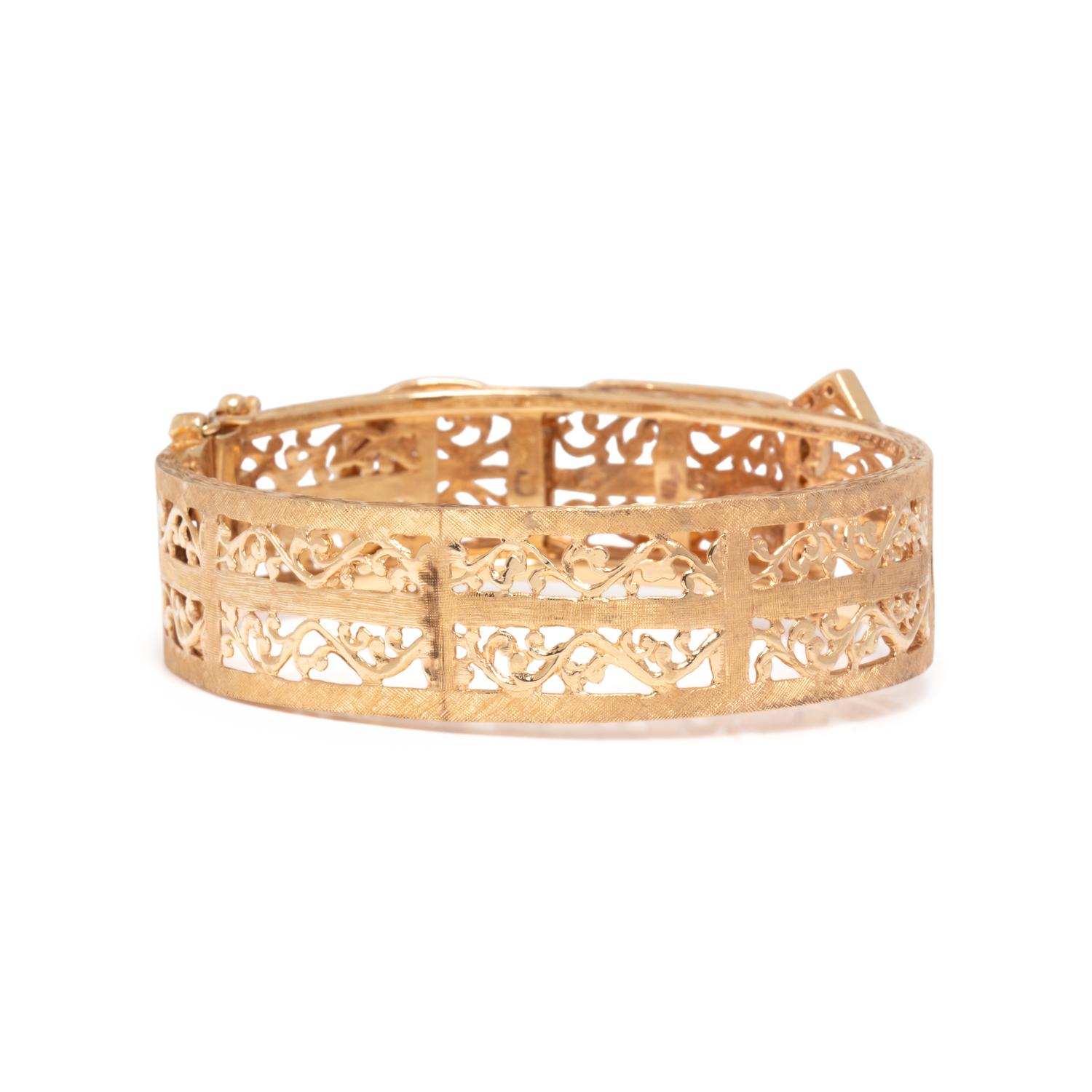 GOLD AND DIAMOND BUCKLE BANGLE BRACELET