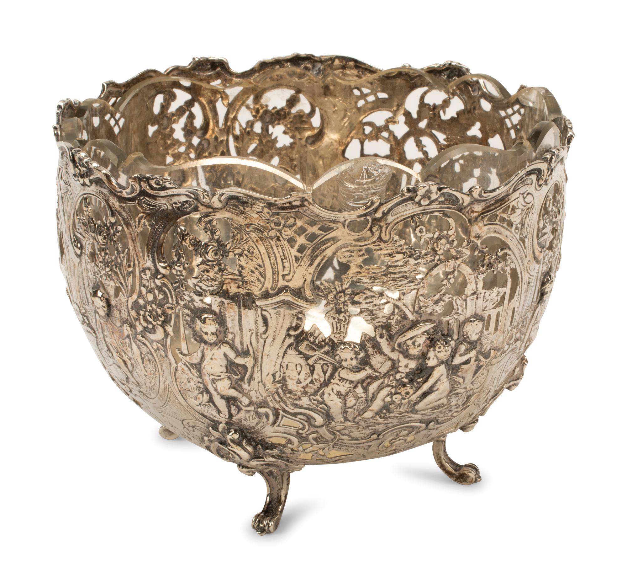A Hanau Silver Footed Bowl - Probably Storck & Sinsheimer, Early 20th Century