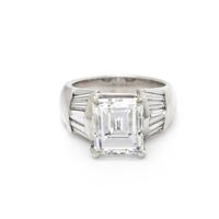 DIAMOND RING