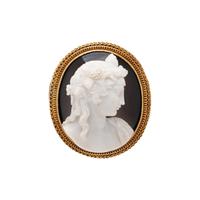 YELLOW GOLD AND AGATE CAMEO BROOCH