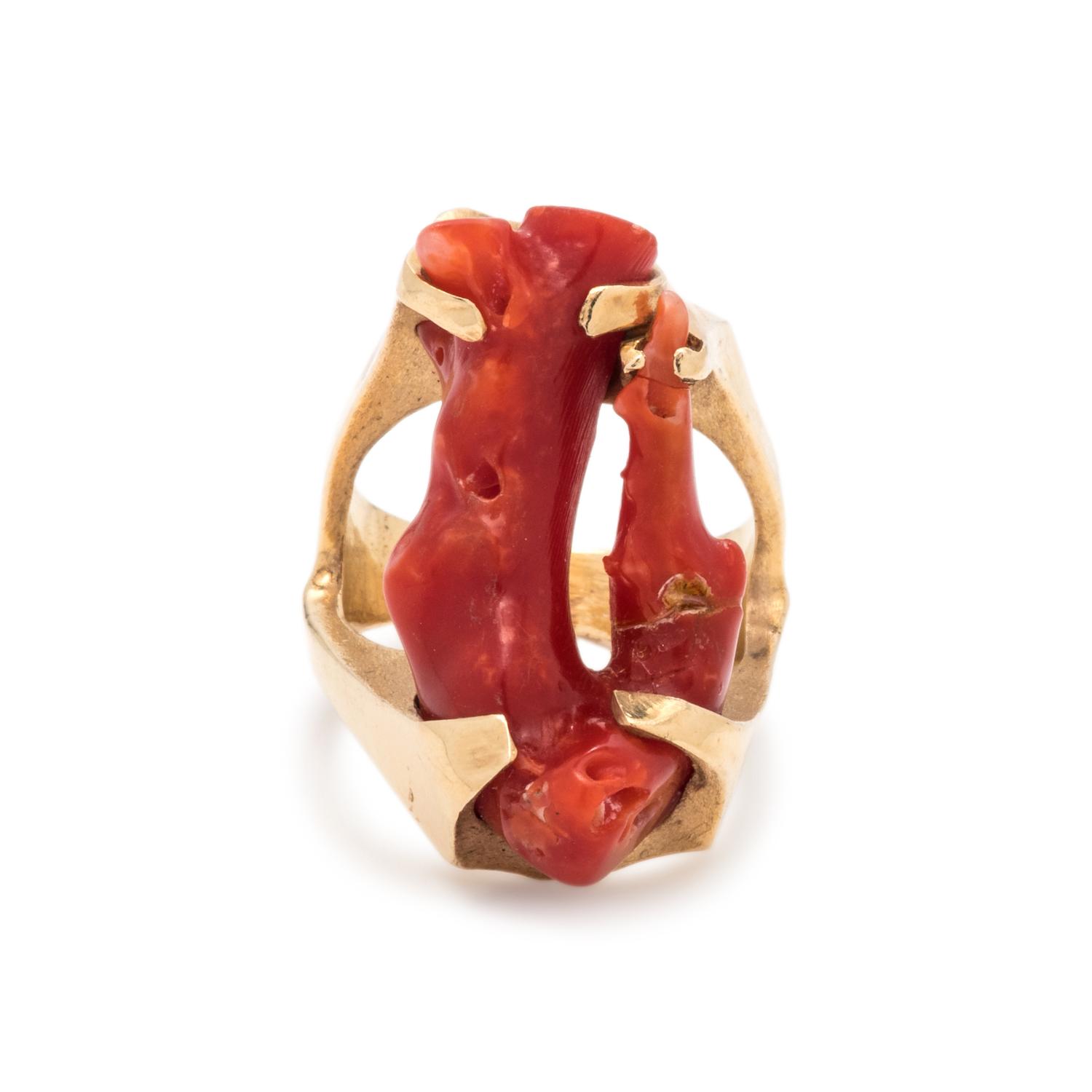 YELLOW GOLD AND BRANCH CORAL RING