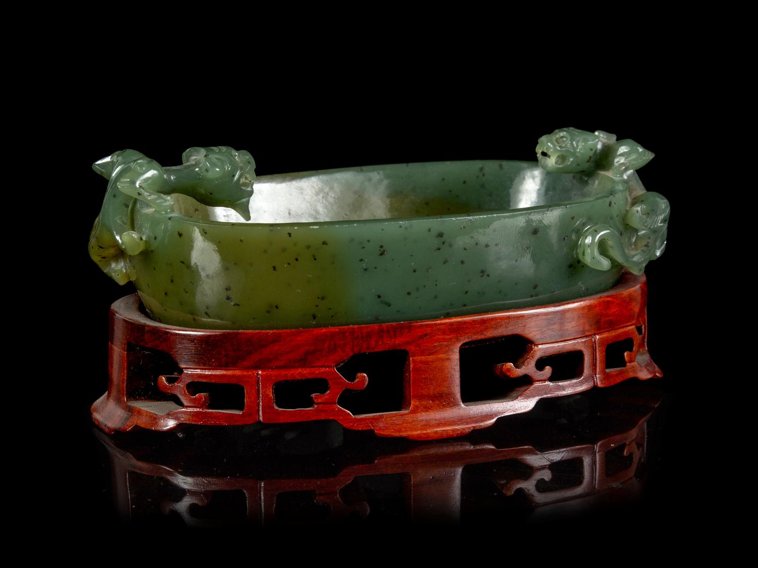 A Spinach Jade Brush Washer