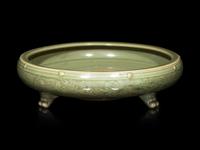 A Chinese Longquan Celadon Glazed Porcelain Tripod Censer