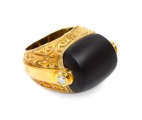 An 18 Karat Yellow Gold, Onyx and Diamond Ring, 18.50 dwts.