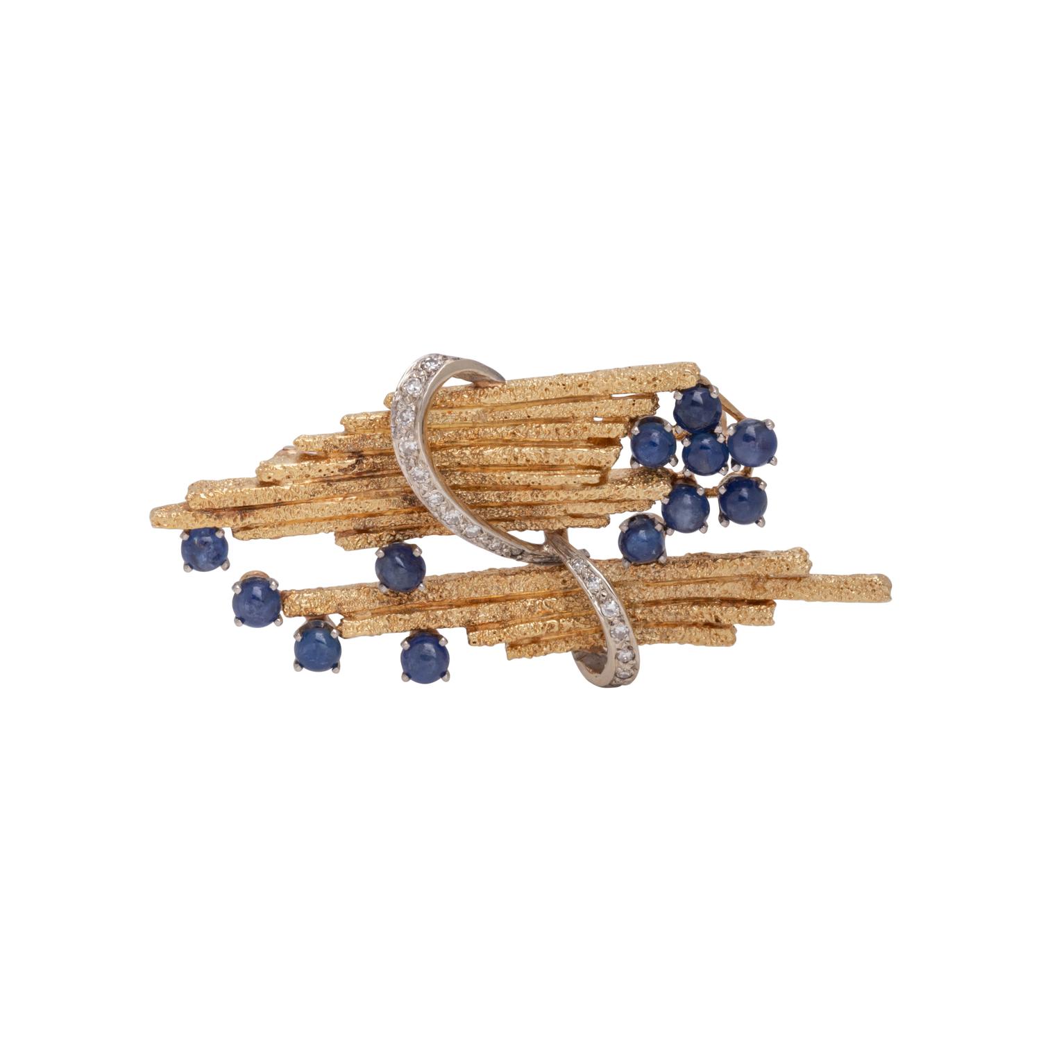 YELLOW GOLD, SAPPHIRE AND DIAMOND BROOCH
