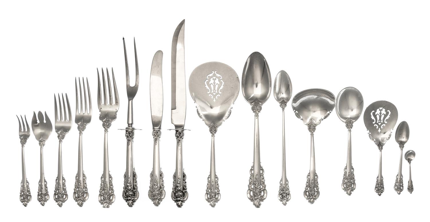 An American Silver Flatware Service, Wallace Silversmiths, Wallingford, CT, Grand Baroque pattern, comprising: 10 dinner knives 12 lunc