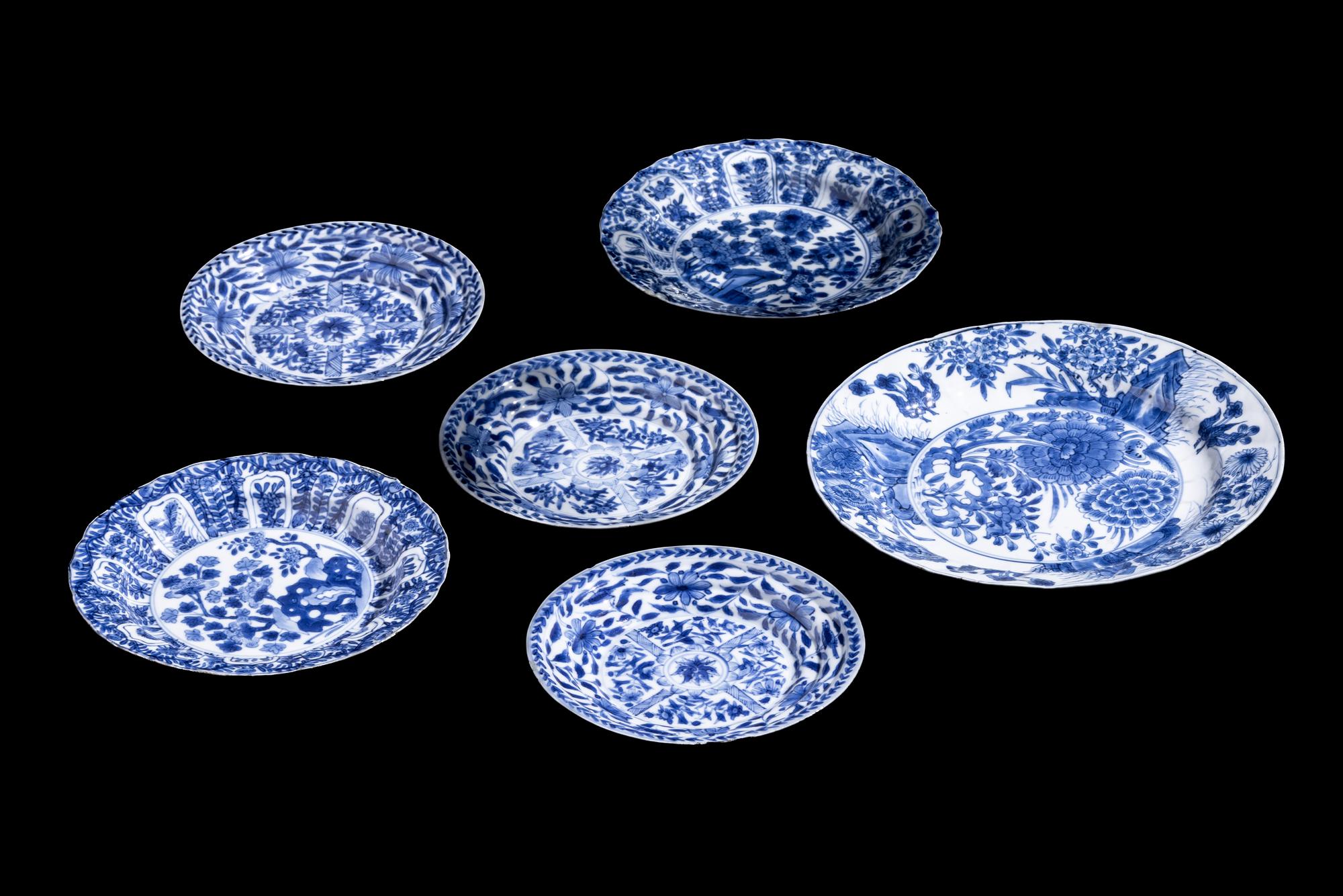 Six Chinese Export Blue and White Porcelain Plates and Saucers