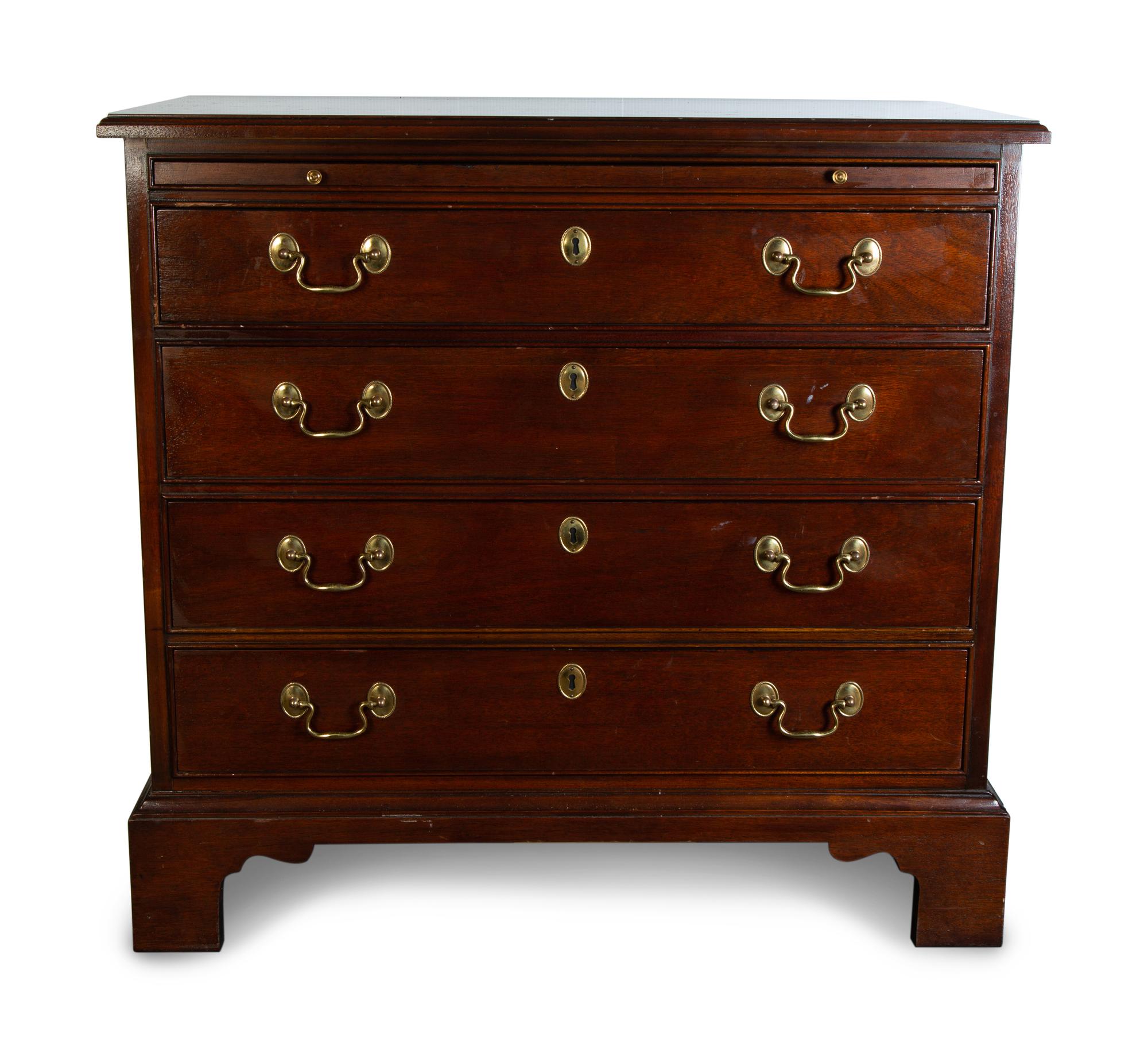 An English George I Style Mahogany Chest of Drawers — LATE 20TH CENTURY