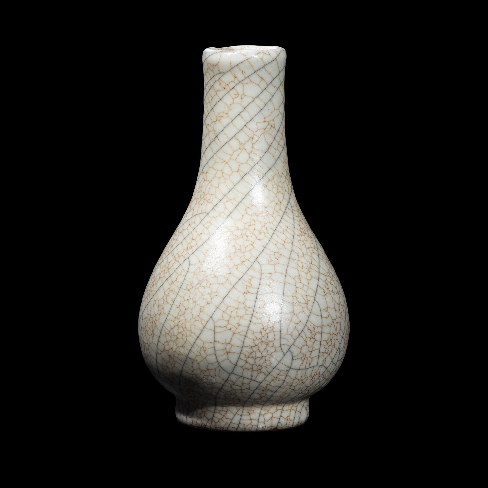 A Small Chinese Ge -Type Pear Shaped Vase 哥釉瓶