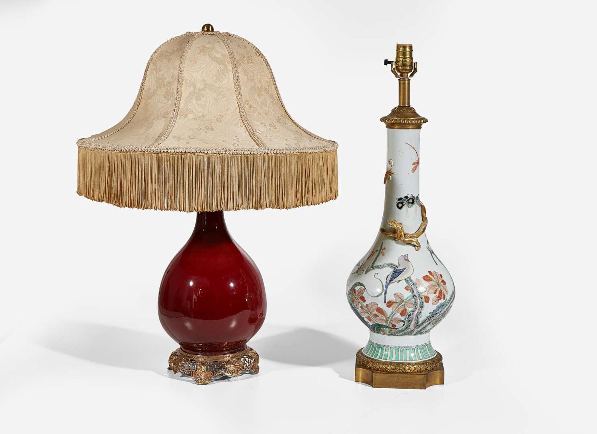 Two Chinese porcelain vases mounted as lamps 瓷瓶嵌檯燈兩件
