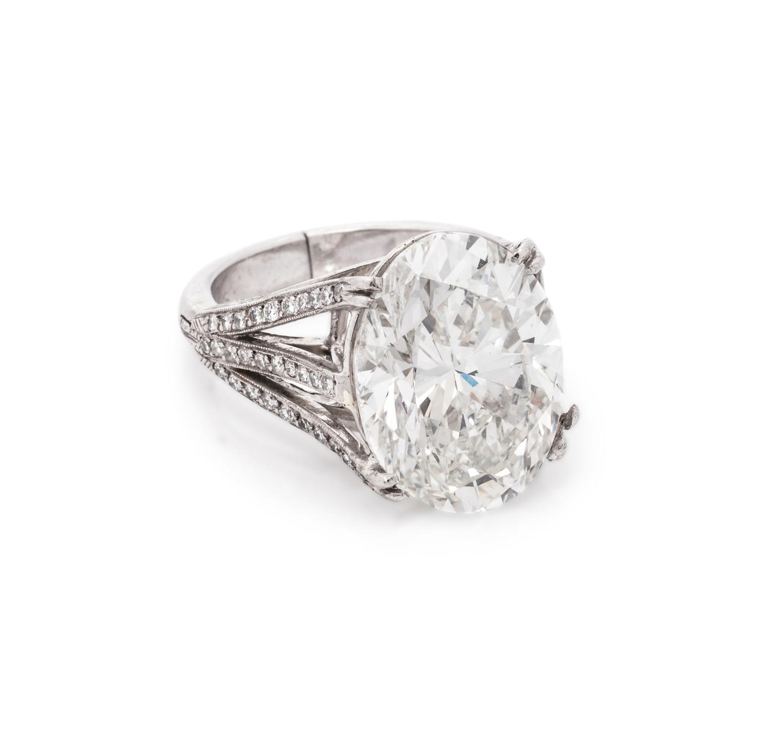 DIAMOND RING