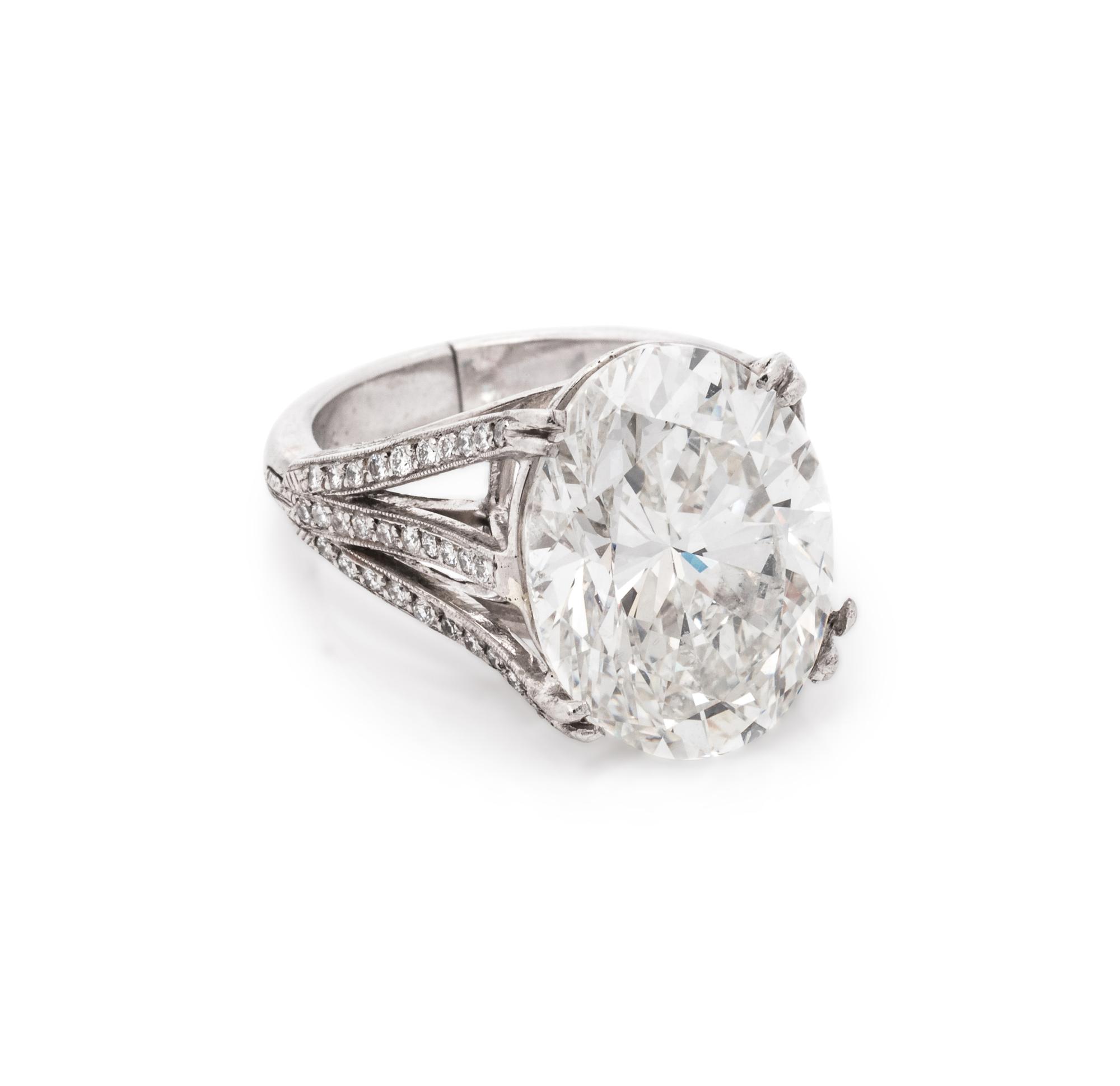 DIAMOND RING