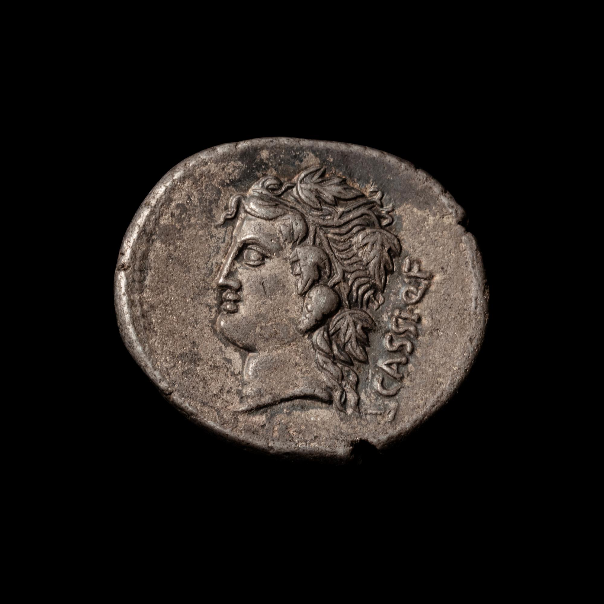 [ANCIENTS] ROMAN REPUBLIC. L. Cassius Longinus (c. 78 BC). Ar Denarius. (3.9 g, 19mm). ex Duke of Northumberland .