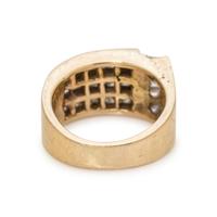 YELLOW GOLD AND DIAMOND RING
