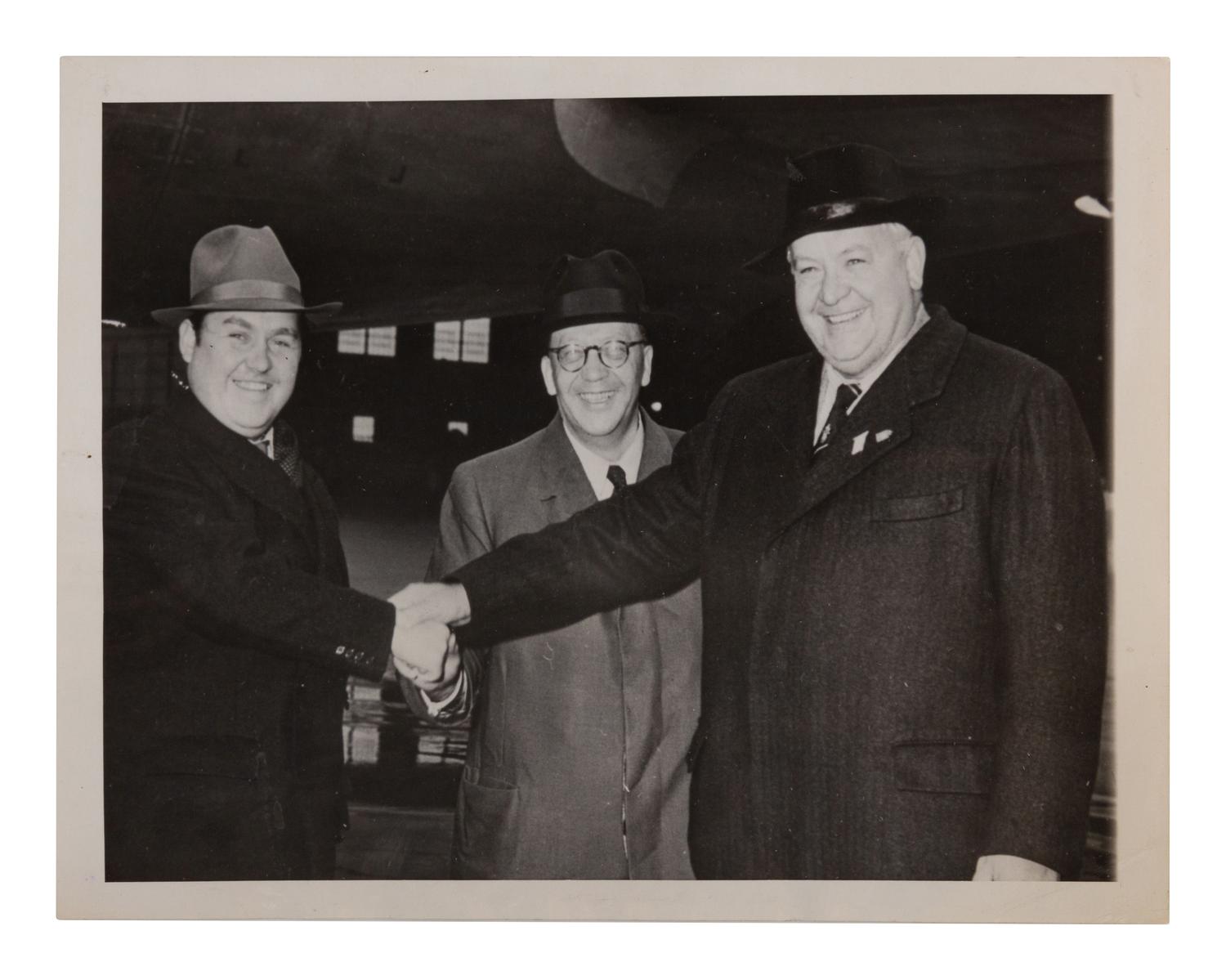 [20TH-CENTURY OPERA SINGERS]. A group of 6 photographs of opera singers from the 1940s, most signed, comprising images of:
