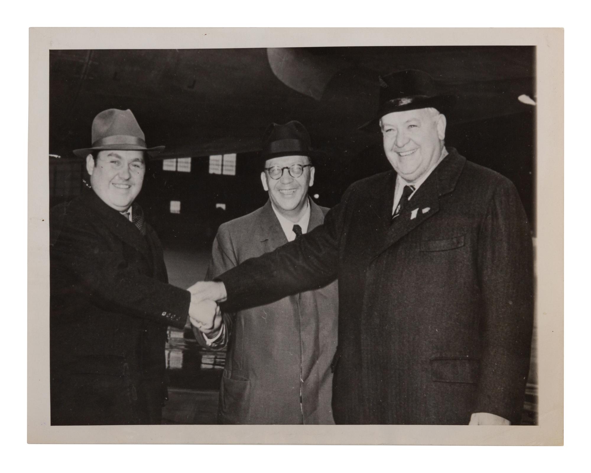 [20TH-CENTURY OPERA SINGERS]. A group of 6 photographs of opera singers from the 1940s, most signed, comprising images of: