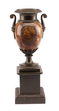 An English Bronze Mounted Blue John Urn Height 15 1/2 inches. — 19TH CENTURY