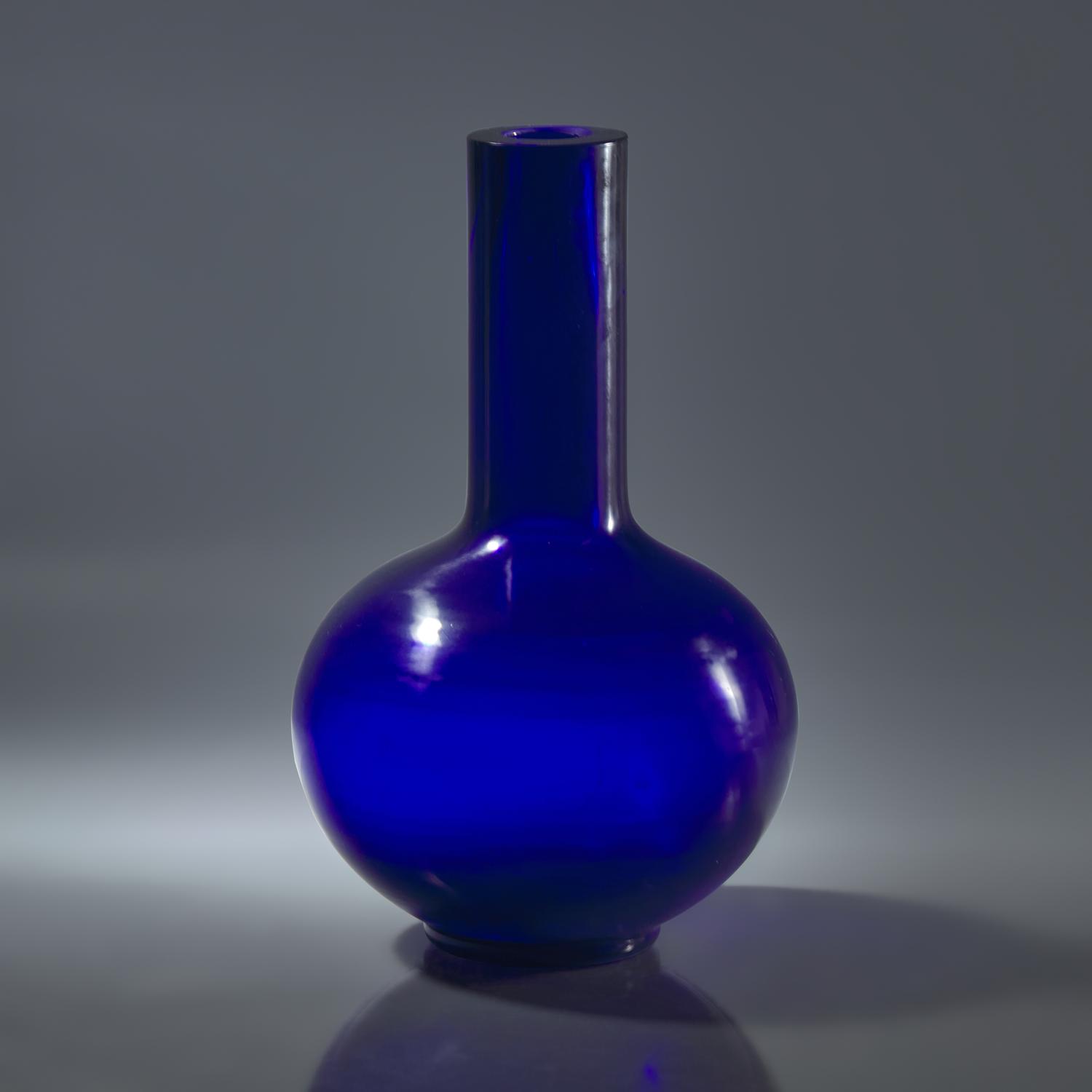 A Chinese Cobalt Blue Glass Bottle Vase — 寶石藍料天球瓶