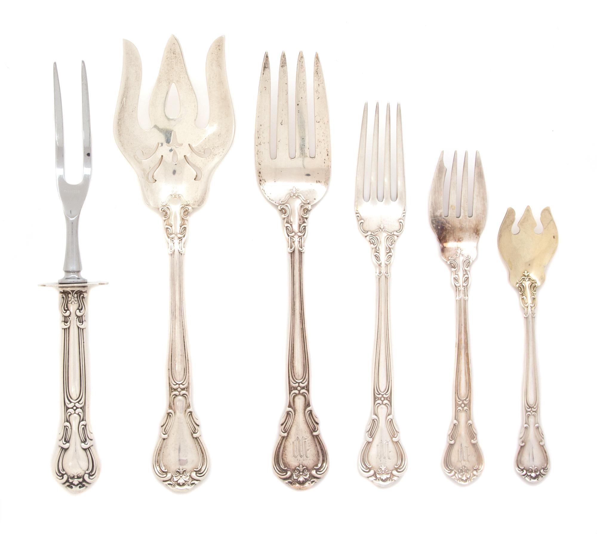 An American Sterling Flatware Service, Gorham Mfg, Providence, RI, in the Chantilly pattern, comprising: 14 teaspoons 10 luncheon forks