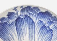 A fine and rare Hirado porcelain "Frogs and Willows" vase, 19th century 平戶青花瓷樽 十九世紀