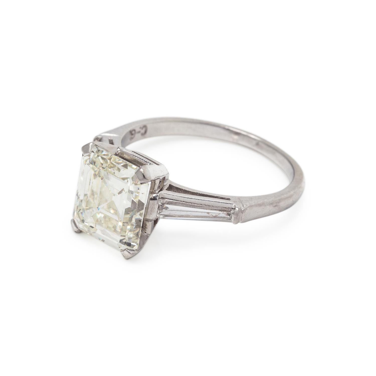 DIAMOND RING