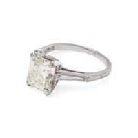 DIAMOND RING