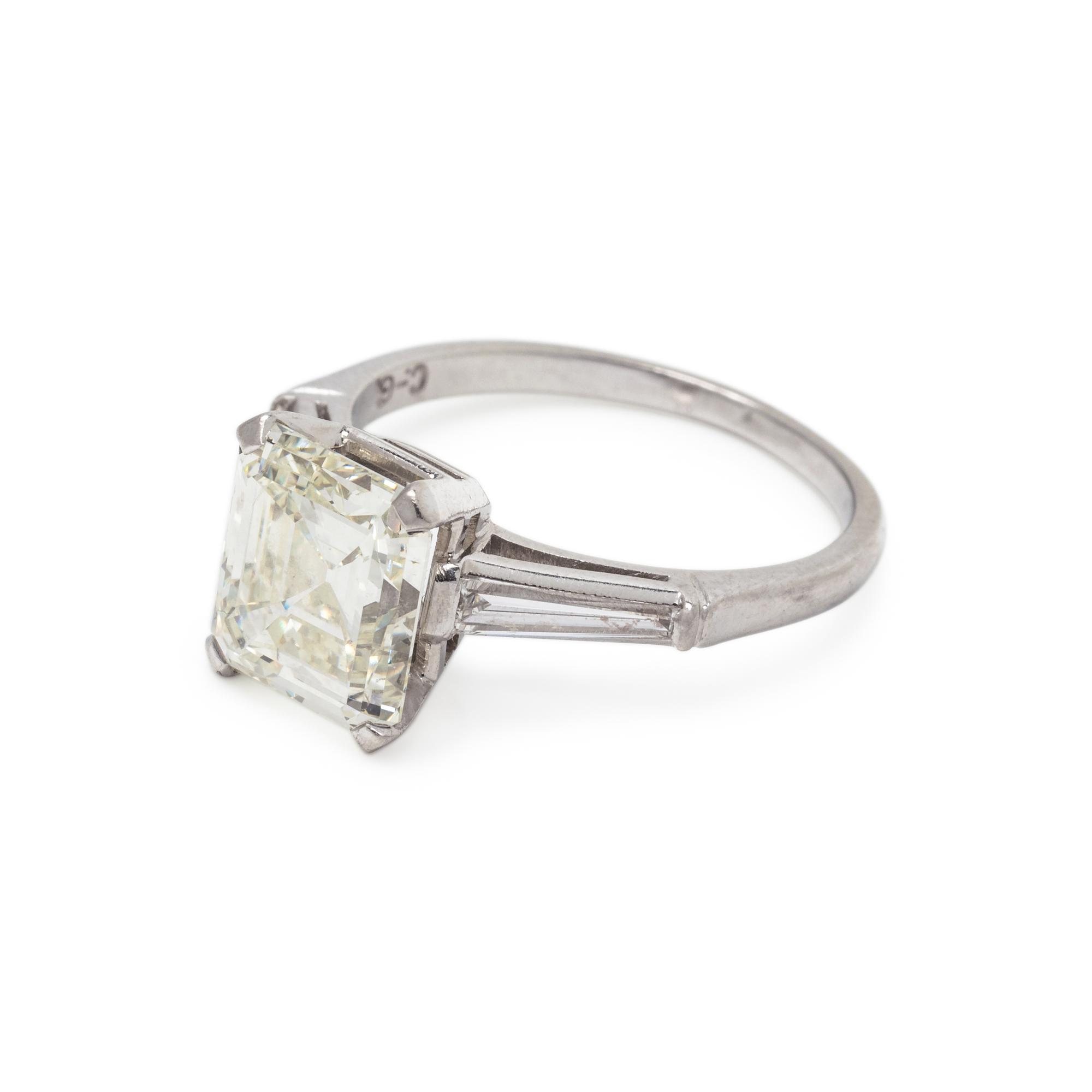 DIAMOND RING