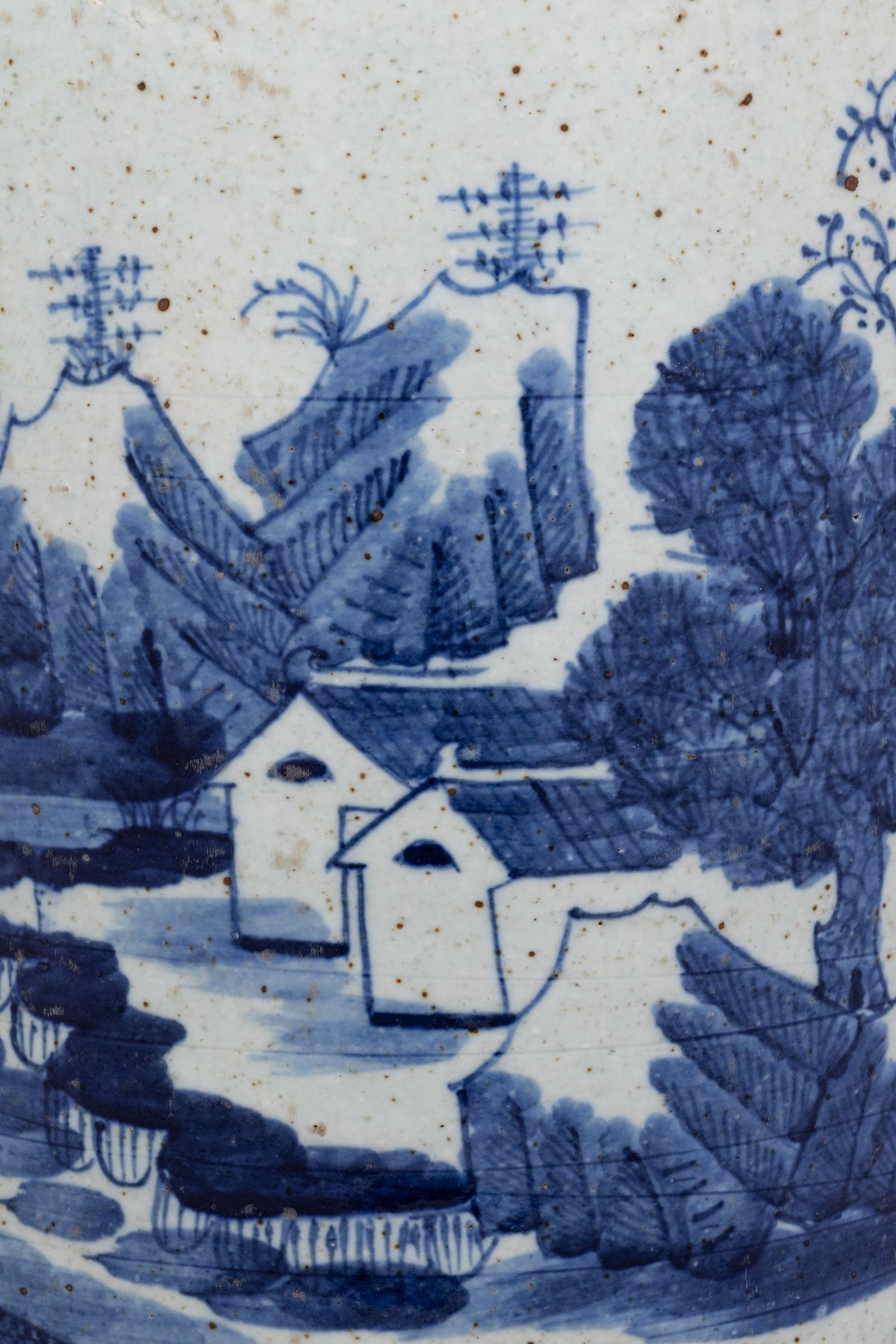 A Chinese Export Blue and White Porcelain Umbrella Stand