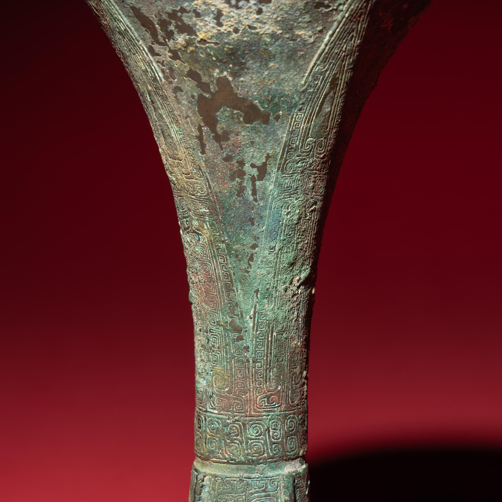 A Chinese Archaic Bronze Gu Vessel, Shang Dynasty — 商 青銅觚